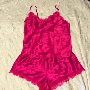 Sexy Victoria’s Secret pjs set with lace 💗✨